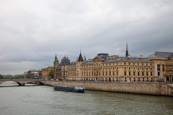 La Conciergerie в Париже — стоковое фото