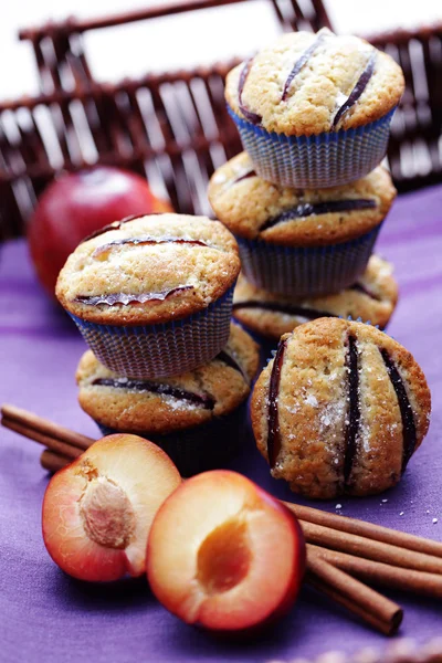 Muffins with plums — Stock Photo, Image