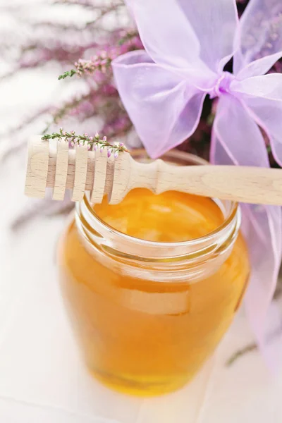 Травяной мед — стоковое фото