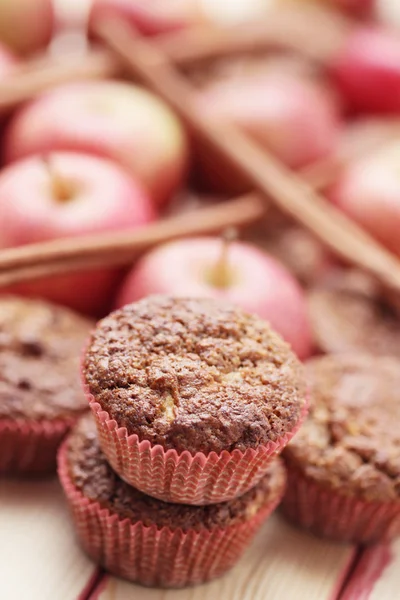 Кексы с яблоком — стоковое фото