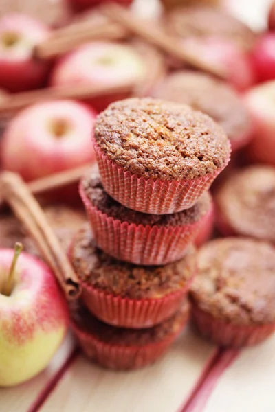 Muffiny z jabłkiem — Zdjęcie stockowe