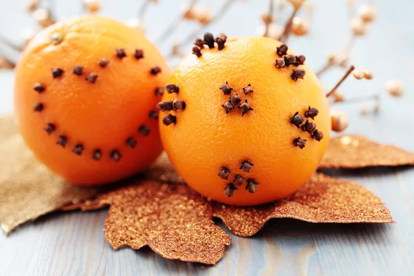 Πορτοκάλια με γαρίφαλο — Φωτογραφία Αρχείου