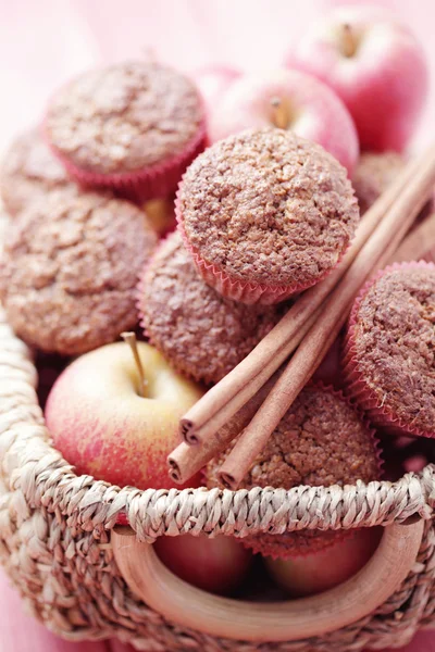 Muffins con manzana —  Fotos de Stock