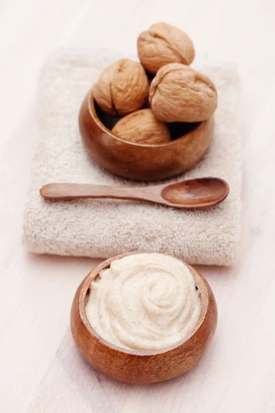 Крем для тела грецкого ореха — стоковое фото