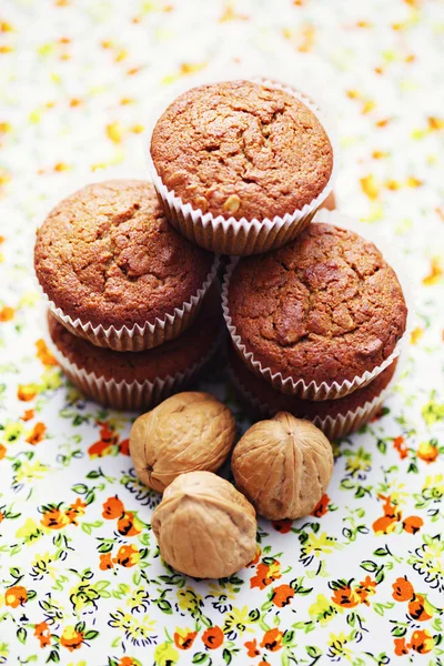 Muffins with walnuts and honey — Stock Photo, Image