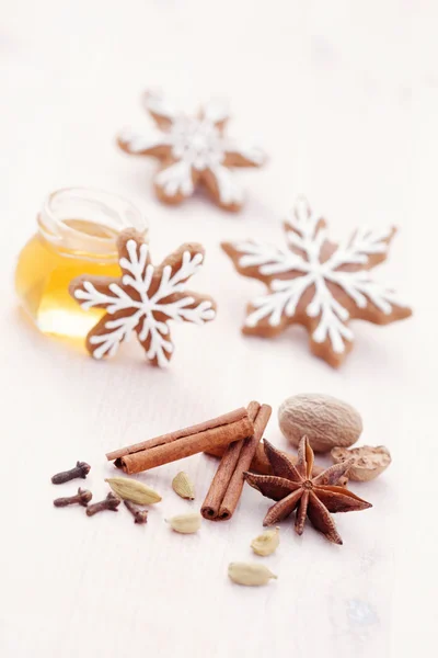 Honing gingerbreads — Stockfoto