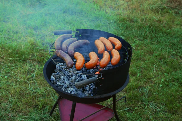 Gorące kiełbaski na grilla — Zdjęcie stockowe