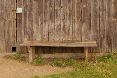Old wooden bench clipart