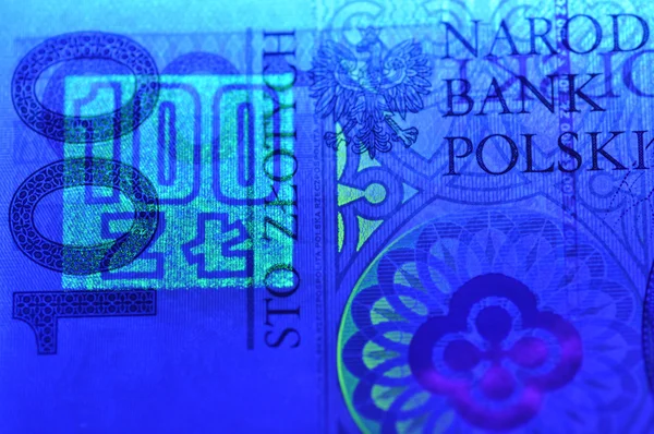 100 pln πολωνική τραπεζογραμματίων σε υπεριώδες φως — Φωτογραφία Αρχείου
