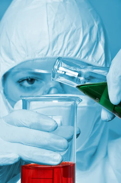 Scientist in a laboratory — Stock Photo, Image
