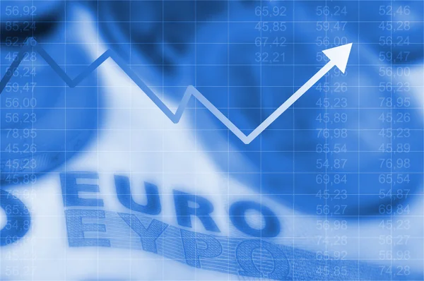 Gráfico de seta para cima e moeda do euro — Fotografia de Stock