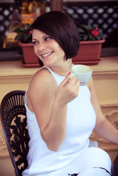 Encantadora dama con taza de café —  Fotos de Stock