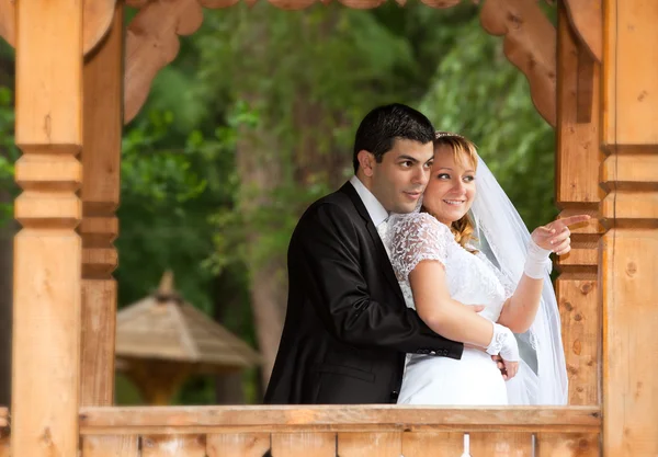 Bruid en bruidegom op de bruiloft — Stockfoto
