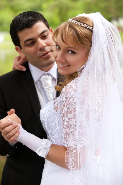 Bride and groom at the wedding — Stock Photo, Image