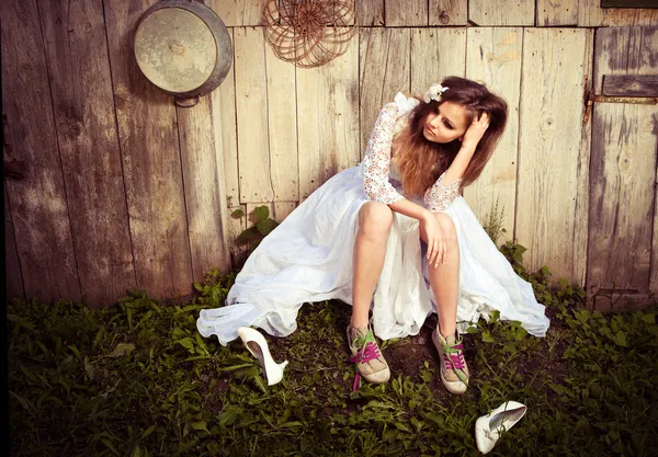 Osamělá nevěsta v jednom se svými životními problémy — Stock fotografie