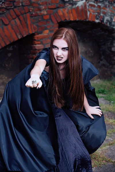Retrato de una bruja joven . —  Fotos de Stock