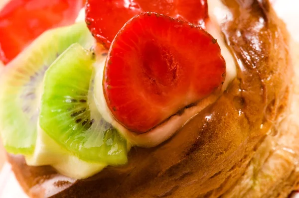 Французский торт со свежими фруктами — стоковое фото