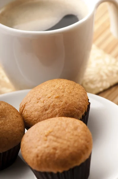 Kaffe och kanel muffins — Stockfoto