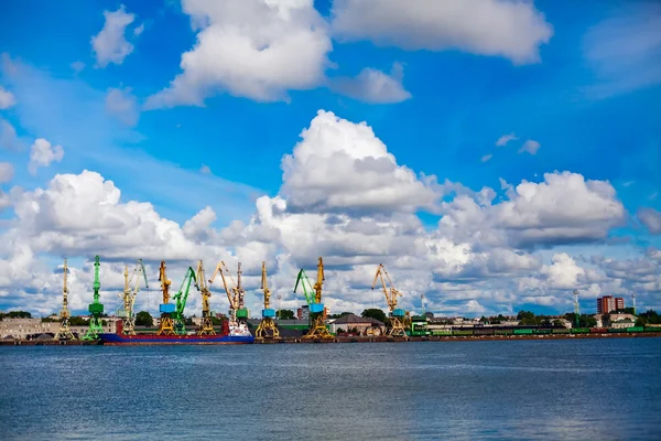 Porto em Klaipeda — Fotografia de Stock