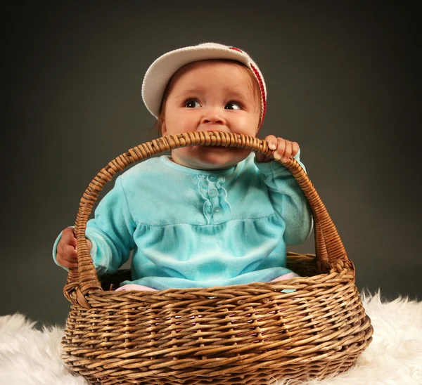 Baby in mand — Stockfoto