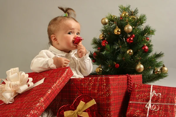 선물 및 아기 — 스톡 사진