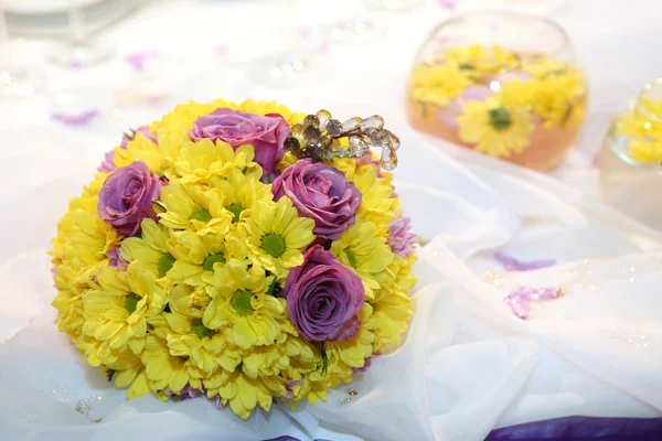 束美丽的黄色雏菊 — 图库照片