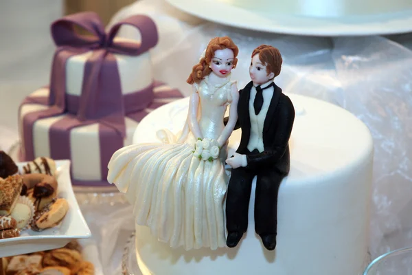 Bruden och brudgummen figuriner — Stockfoto