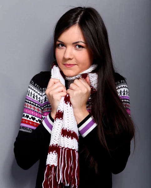 Sıcak kazaklı kadın — Stok fotoğraf