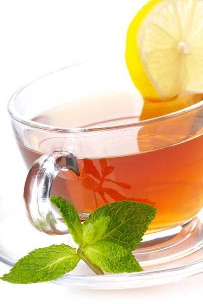 Tasse Tee mit Zitrone und Minze — Stockfoto