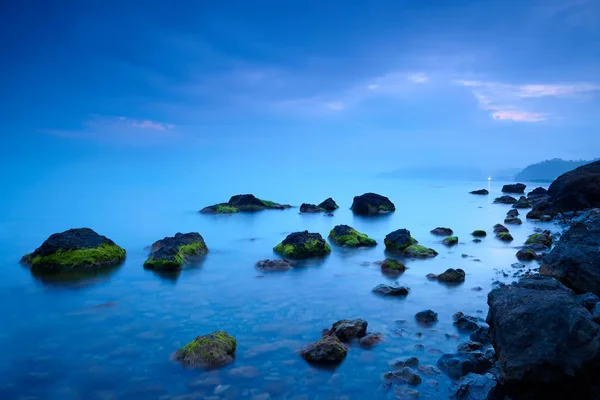夕暮れの海石 — ストック写真