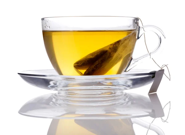 Šálek zeleného čaje izolovaný na bílém — Stock fotografie