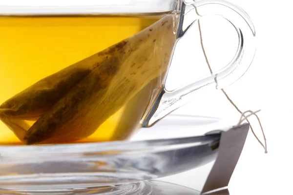 Tasse grüner Tee isoliert auf weißem — Stockfoto