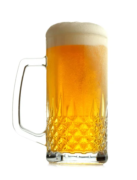 Kubek piwa izolowany na białym tle — Zdjęcie stockowe