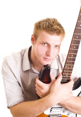 gitar ile seksi bir adam
