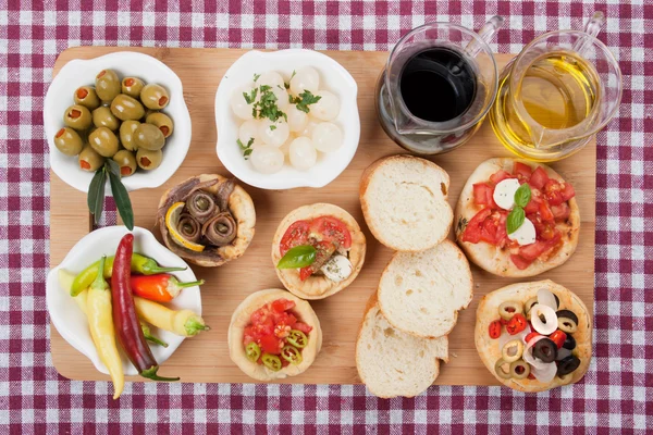 Aperitivo mediterráneo comida — Foto de Stock