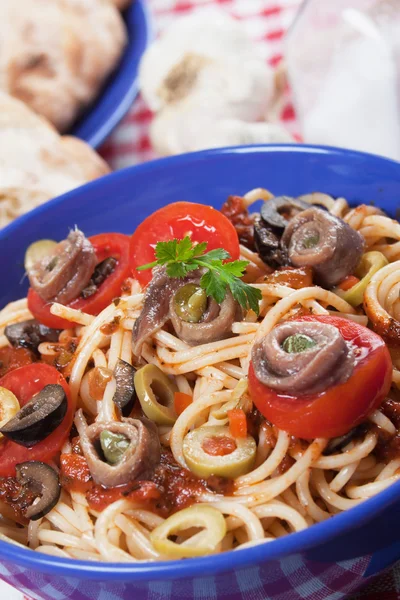 Espaguetis a la puttanesca —  Fotos de Stock