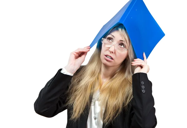 頭の上のドキュメント フォルダーを持つ女性実業家 — ストック写真