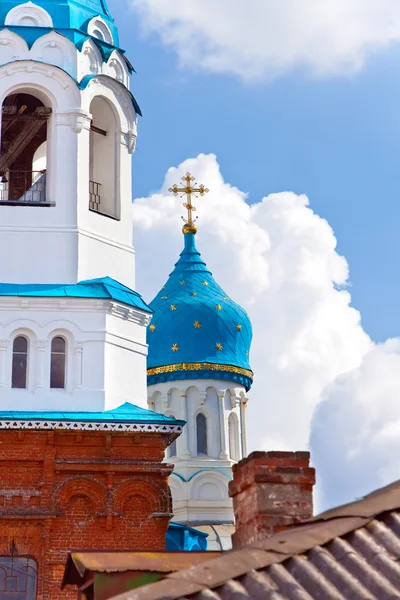 Pokrova Bozhiej Materi's orthodox church in Gatchina, Russia — Stock Photo, Image