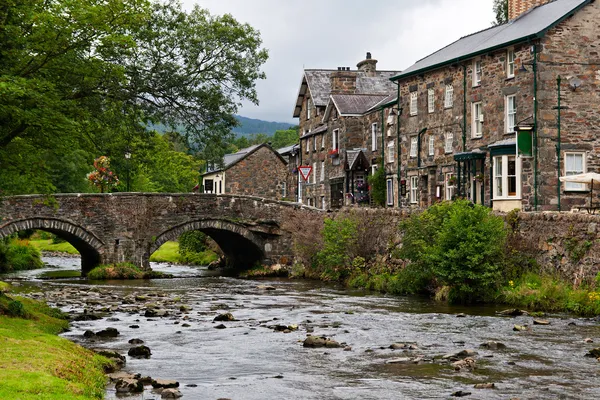 A aldeia de Beddgelert em Snowdonia, País de Gales Imagens De Bancos De Imagens