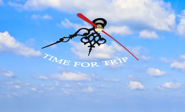 Clock in sky showing time for trip — Stock Photo, Image