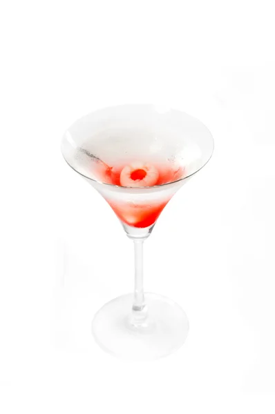Beyaz arka plan üzerinde izole lychee martini kokteyl — Stok fotoğraf