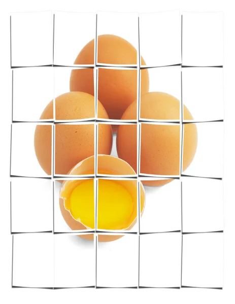 Vier eieren op wit — Stockfoto