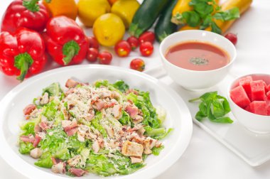 taze Sezar salatası