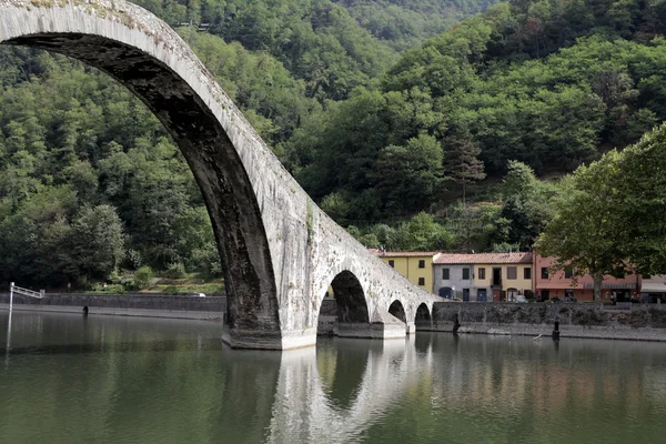 . Toscana. Ponte do Diabo — Fotografia de Stock