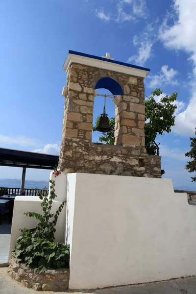 El campanario en la iglesia ortodoxa en Grecia — Foto de Stock