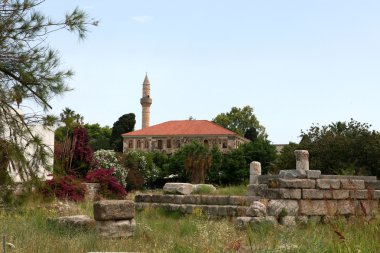 Dodecanese 'deki Kos Adası' ndaki antik agora kalıntıları.