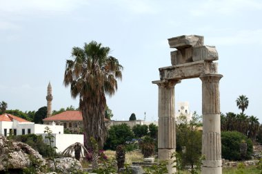 Dodecanese 'deki Kos Adası' ndaki antik agora kalıntıları.