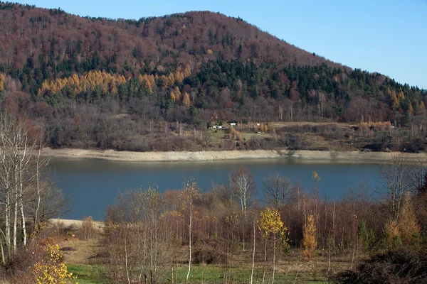 Herbstfarben in den Bergen — Stockfoto