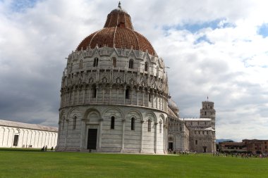 Pisa - Piazza dei Miracoli 'deki Aziz John Kilisesi
