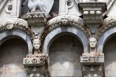Pisa - Piazza dei Miracoli 'deki Aziz John Kilisesi